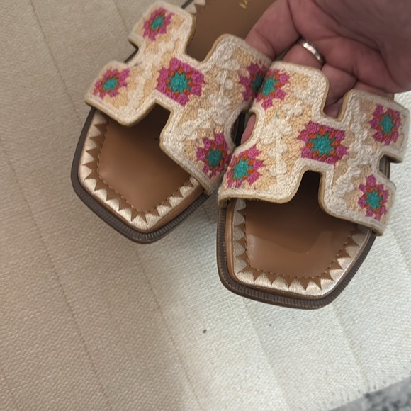 Madden Girl Cream and Pink Sandals with H-Shaped Strap - Picture 3 of 4